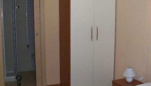 Cottage in Intra With Lake and Mountain Views - Foto 2, Habitación