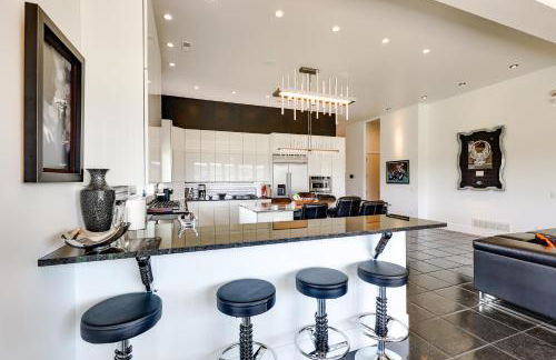 Motorcycle-Themed Home in Spearfish with Hot Tub! - Foto 7