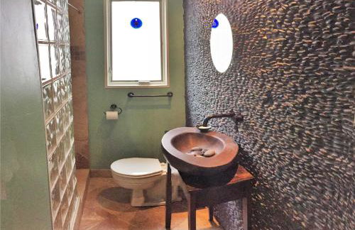 6-Bedroom Tudor in the Downtown Historic District - Foto 13