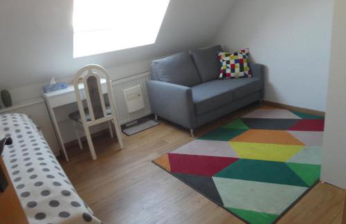 Gäste-und Ferienwohnung Magdeburg Alt-Olvenstedt, zwei Schlafzimmer, Treppenlift, ruhige Lage, Nähe Klinikum und Abfahrten A 2 und A 14 - Foto 9