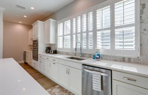 Steps to Shore Modern Redington Beach Townhome - Foto 12