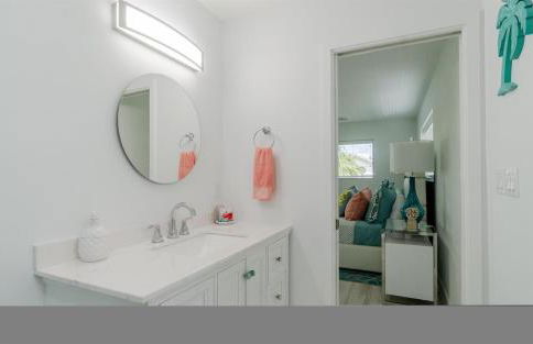 Villa Franchella - Waterfront Luxury Home, Pool, 45 Dock - Foto 21