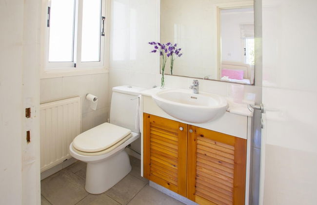 Sunset Beachfront Villa Meneou - Foto 28