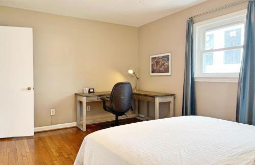 Entire Private 3 Bedrooms 1 Bathroom Single House with Fenced Garden - Photo 7