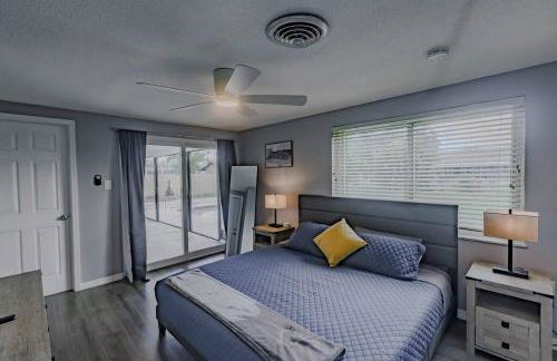 Spacious Backyard & Pool Retreat - 5 Mins to Beach - Foto 24