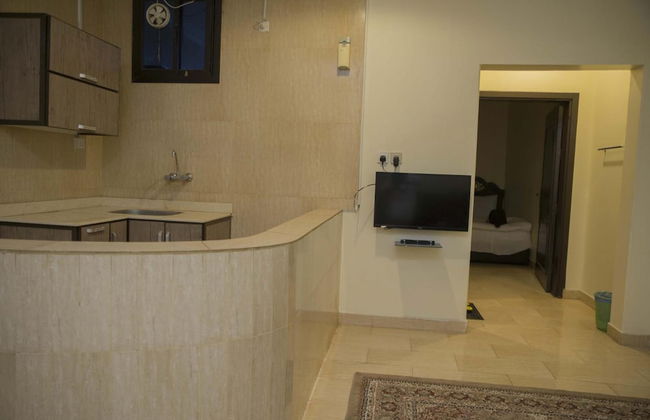 Al Eairy Furnished Apartments Qassim 4 - Photo 23