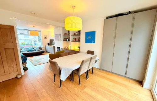 Redland's Fun & Colourful Artistic House - Foto 10