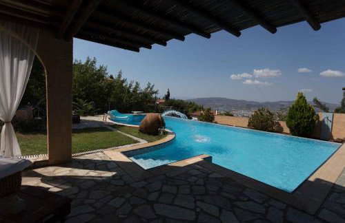 Tranquil Infinity Pool Getaway (private jacuzzi and steam bath, pool, garden, sea and city views) - Foto 19