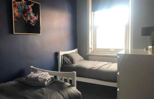 Affordable Luxury 1 Stunning apartment Sunderland close to City centre hospital Crown Works Studio and Nissan - Foto 4