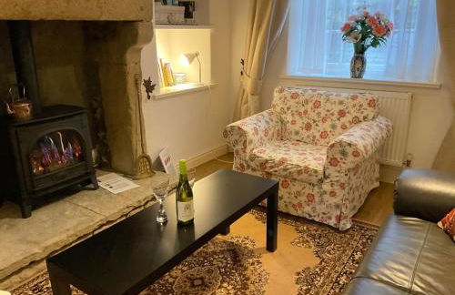 Carr’s cottage Eyam Peak District, - Photo 30