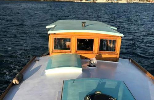 Fabulous Yacht Rental for a Unique Glamping Getaway in Bay Area, California - Foto 12