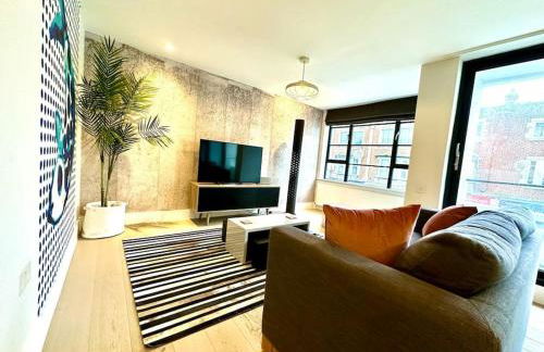 Super Modern New 2 Bedroom Apartment - Next to the Beach - Great Location - Fast WiFi - Smart TV - sleeps up to 4! Close to Purbeck, Corfe Castle, Sandbanks, Poole & Bournemouth - Foto 1