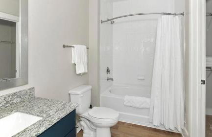 Landing Spectacular 2BD Pool Clubhouse - Foto 22