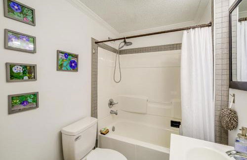 Riverfront Tennessee Retreat with Patio and Boat Ramp! - Foto 13