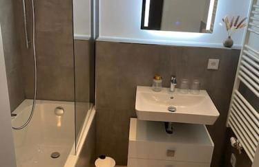 Modernes City-Apartment mit großer Terrasse - Foto 9