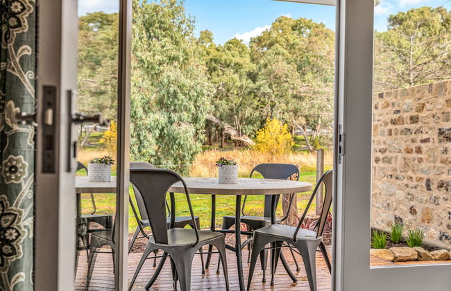 Grandview Accommodation - The Elm Tree Apartments - Photo 14