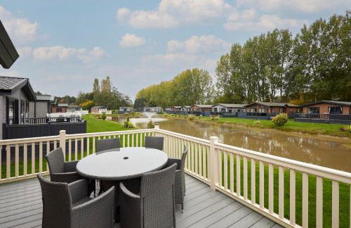 Waters Edge Lodge with Hot Tub - Foto 11