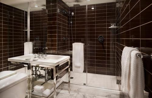 AKA Sutton Place - Photo 3