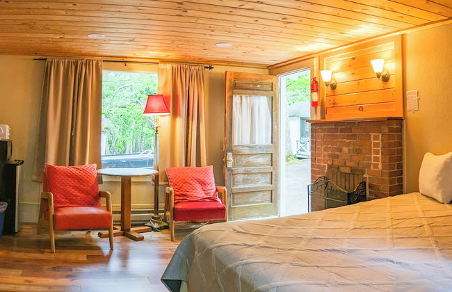 Hinckleys Dreamwood Cottages - Photo 24