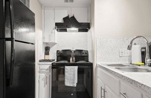 Chic and Cozy Loft near Q2 Stadium & North ATX - Foto 11