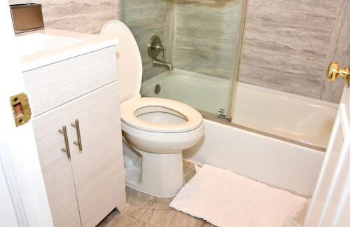 Handsome Home Renovated - close to Metro - Foto 31