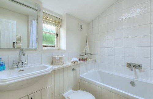 Charm Cottage - Photo 10