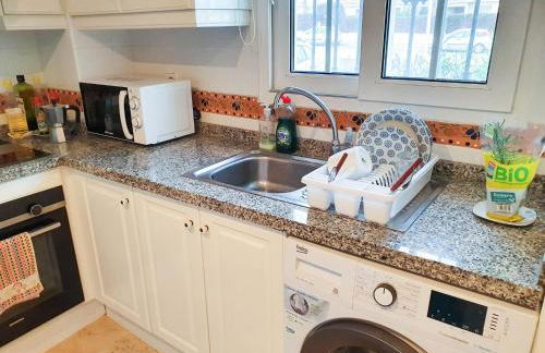 Spacious Ground floor apartment with Garden & Communal Pool - Foto 31