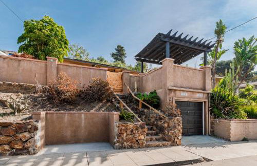 Downtown La Mesa gem - Photo 26