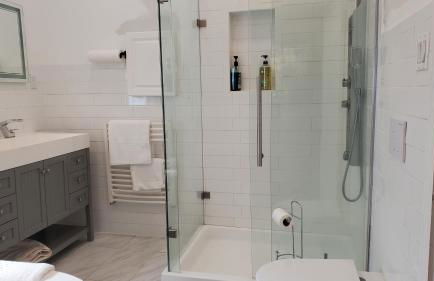 Gorgeous Victorian House!! Entire suite in SAM's home - Foto 13