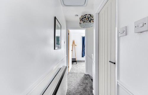 Spacious Bedford House Sleeps 5 Superfast WiFi Free Parking - Foto 33