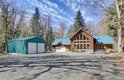 Peaceful Rhododendron Cabin with Fire Pit and Hot Tub! - Foto 36