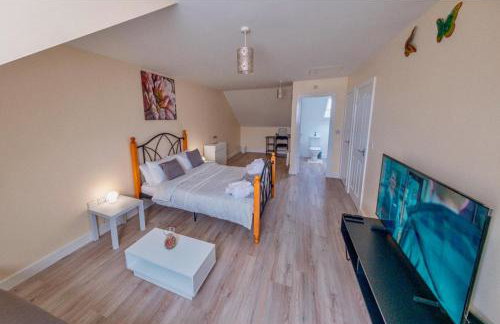 Cosy Home-Sleeps 5- Private Garden- Free Parking - Foto 19