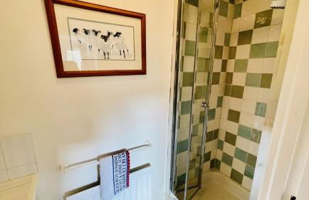 Orchard Cottage - Walking distance of the river, charming sunny patio, quiet location - Foto 16