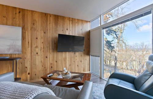 Midcentury Stay w Free Parking - Foto 1