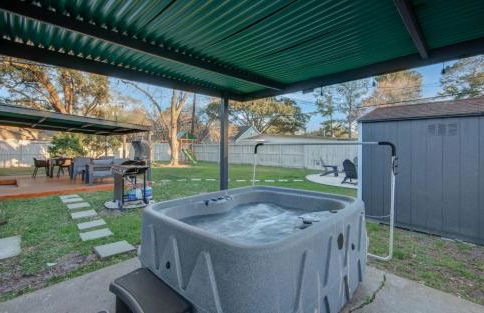 4-BD Mid-Modern Century with Firepit & Playground - Foto 30