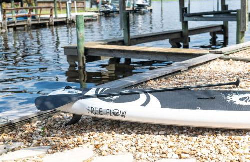 Waterfront St Johns River near springs with boat dock and water sports - Foto 69