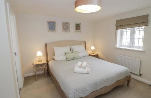 Silverstone Paddock Retreat - Photo 18