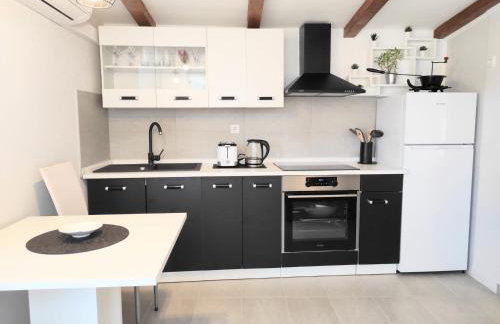 HOLIDAY HOME ZLOPOJE - Photo 17