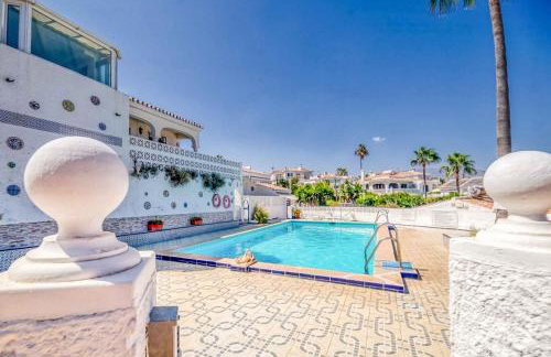 Charming Townhouse in El Faro, Spain, Studding Sea View & Community Pool - Foto 23