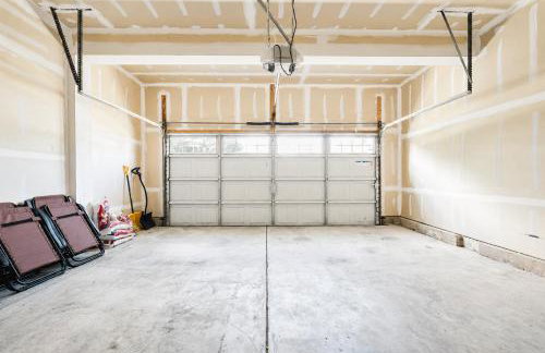 Spacious & Serene Family Gem: Games, Office, Yard! - Foto 23