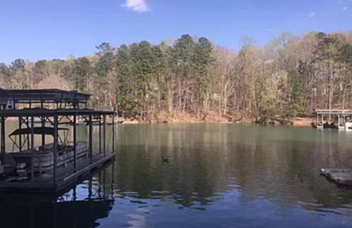 Charming 2-bedroom house with fitness room and AC in welcoming Buford - Foto 13