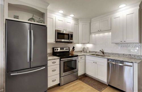 Direct Oceanfront Private Villa Overlooking Pool/Beach - South Forest Beach - Right next to Coligny Plaza - Foto 26