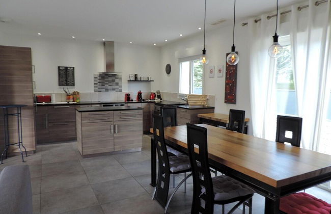 Attractive Holiday Home With Private Pool - Photo 34