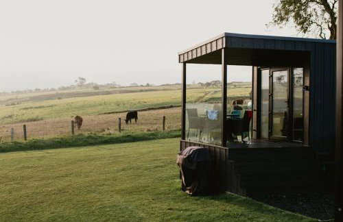 Luxury Glamping Cabin sleeping 4 People with Private Hot Tub and BBQ with views across the North Coast Ballycastle Pod 2 - Foto 20