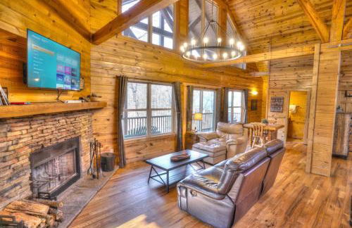 Luxury Cabin Sleeps 8 with creekside fire pit near Helen GA - Foto 19