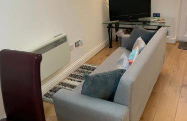 Comfy New Self Contained 1 Bed Flat - Modern! - Photo 16