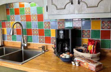 2 bed with Washer and Dryer, pets ok, 5 min to Farmers Market - Foto 18