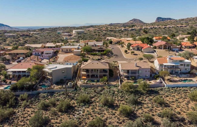 Fabulous 4-bdrm W/breathtaking Views & Pool! - Foto 45