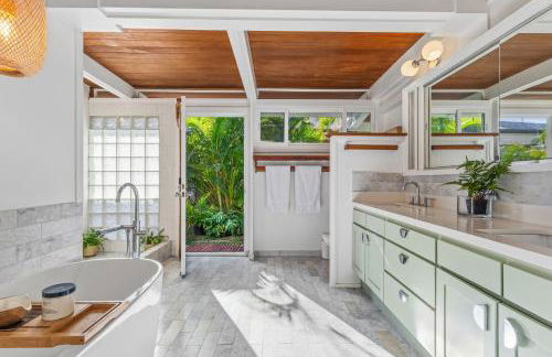 Stunning Lanikai Home just steps to the Ocean-Authentic Hawaiian Tropical Charm - Photo 21