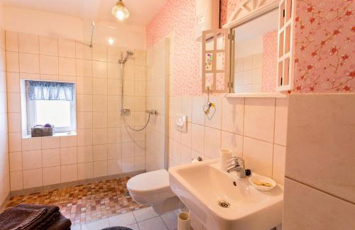 Schwesterherz im Schlafrock in Merxleben - Foto 5